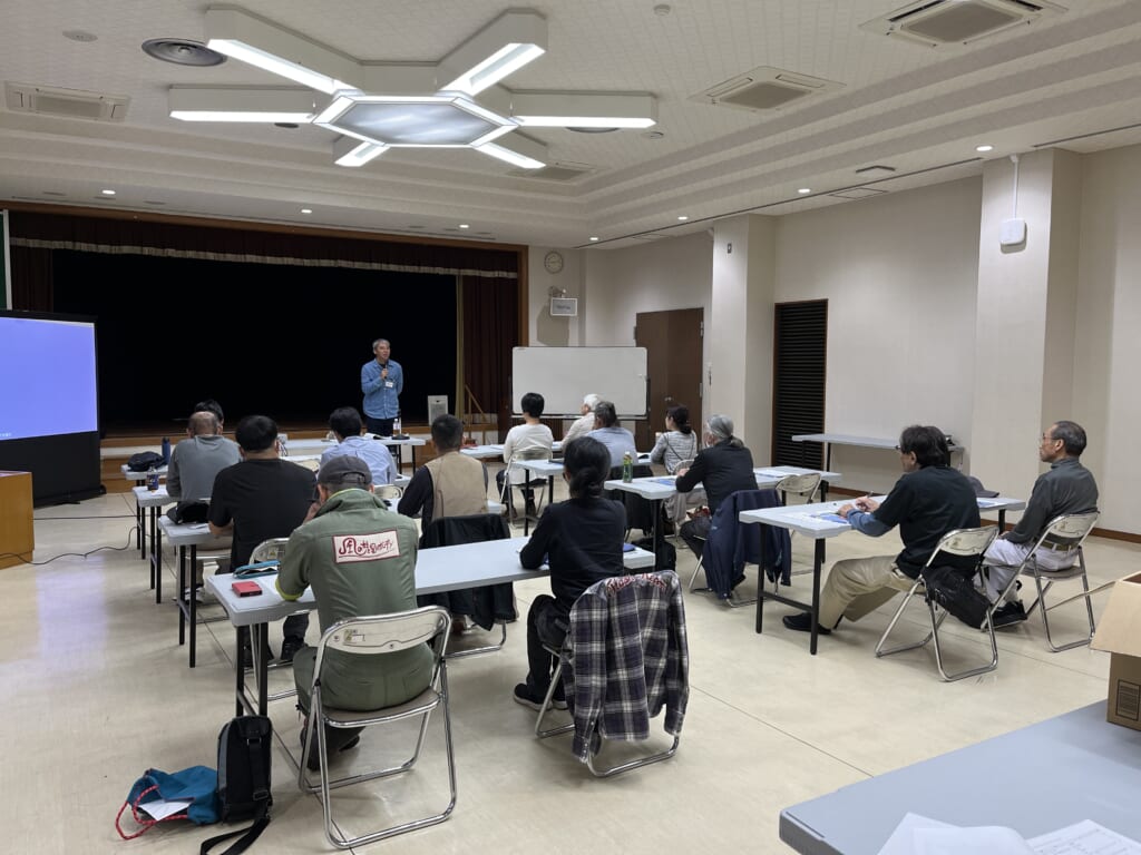 安芸太田町役場で行ったチェーンソー取扱特別教育の学科講習の様子